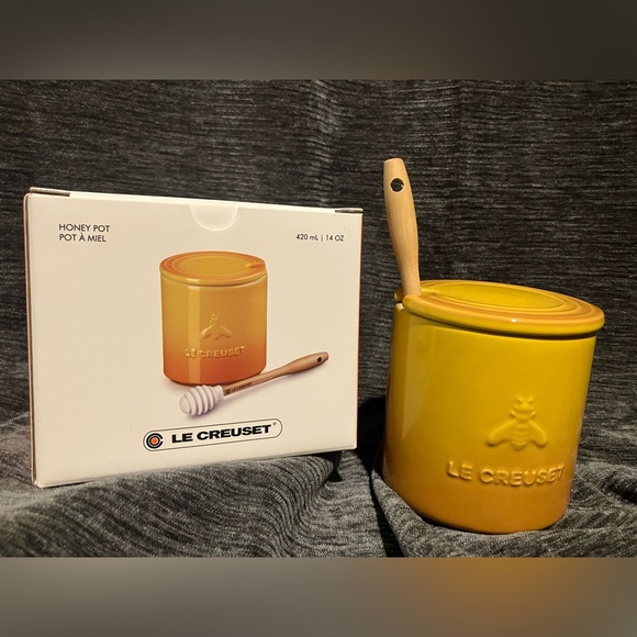 Le Creuset Other - Le Creuset Honey Pot in Soleil Yellow Ceramic with Wooden Dipper